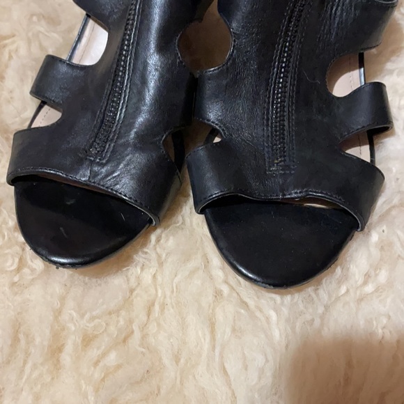 Vince Camuto leather gladiator shoes - Picture 4 of 14
